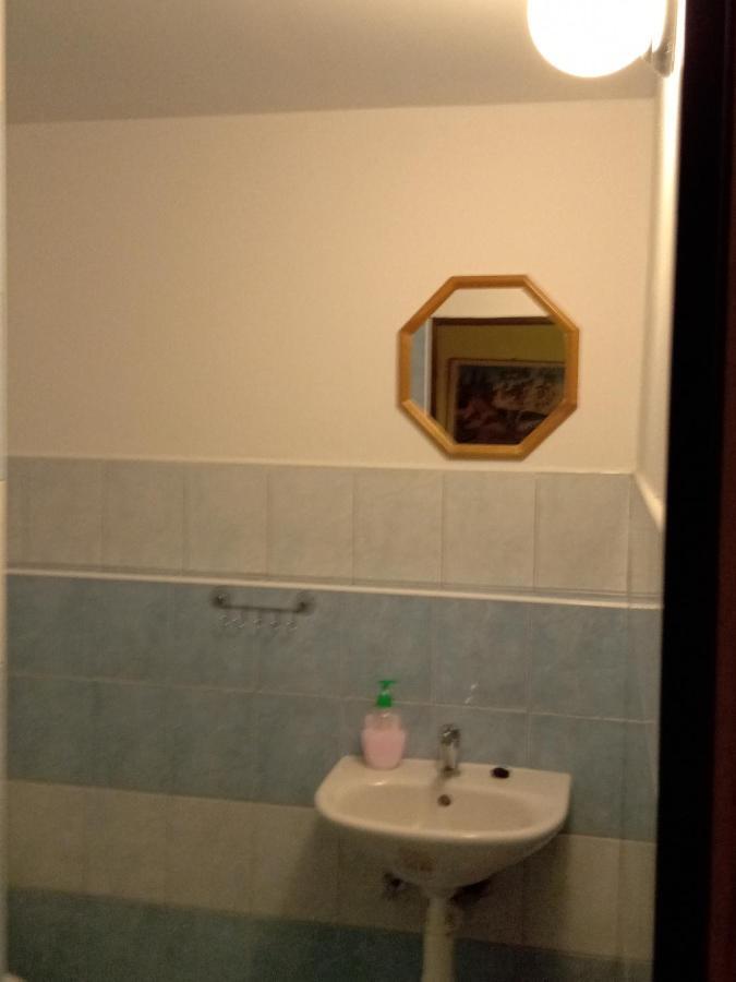 Apartman Police Nad Metuji Apartment Exterior photo